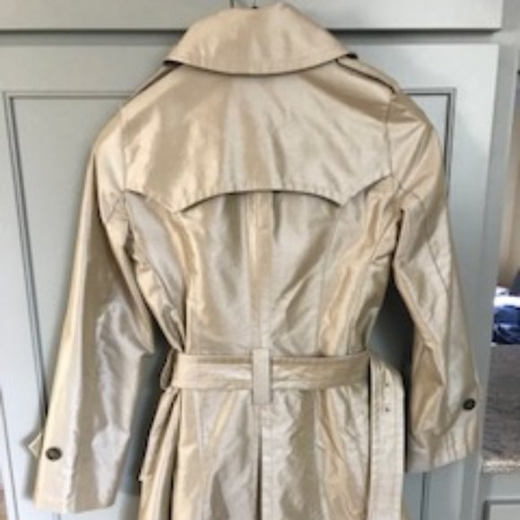 Classic Burberry Beige Metalic Trench Coat - Picture 9 of 10